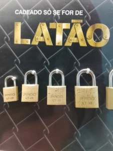 Cadeados de Latão