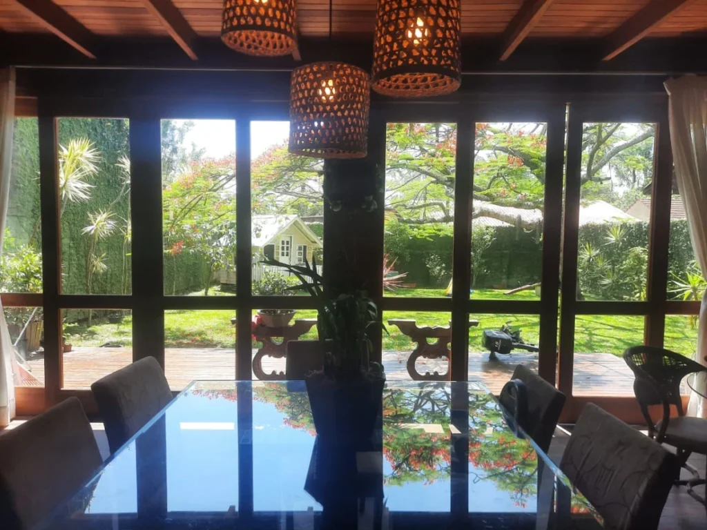 Casa Sozinha no terreno Mobiliada com 1 suíte + 3 dormitórios á 250 metros do mar – Centro – Penha – SC