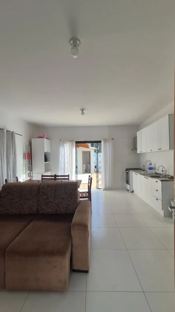 Casa sozinha no terreno com 1 suíte + 1 dormitório – Itacolomi – Balneário Piçarras – SC