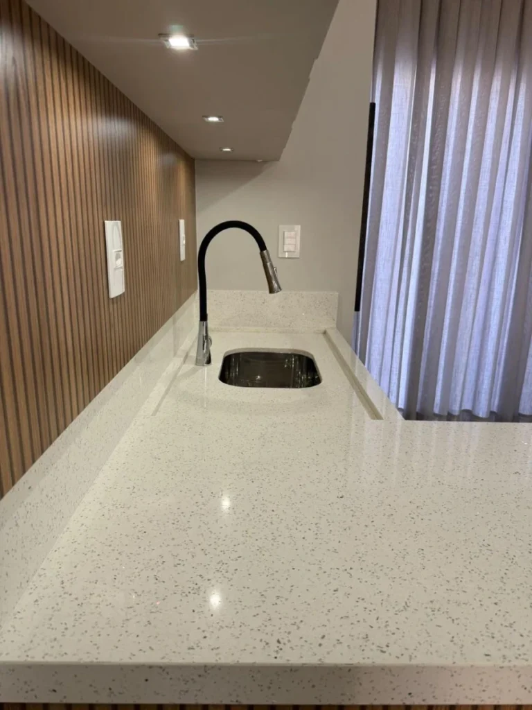 Sobrado Mobiliado com 1 suíte + 2 dormitórios á 150 metros do mar em Armação – Penha – SC – Residencial Maresias