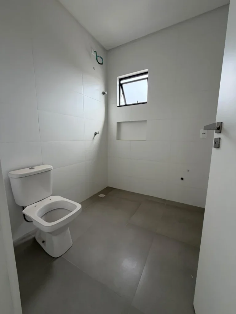Sobrado Geminado com 1 suíte + 2 Demi suítes á 450 metros do mar em Itacolomi – Balneário Piçarras – SC – Residencial Santé