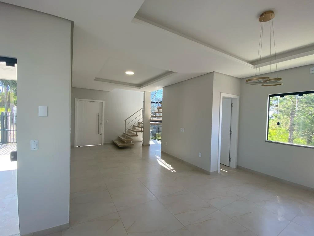 Casa sobrado com 1 suíte + 2 dormitórios apenas á 750 metros da praia – Itacolomi