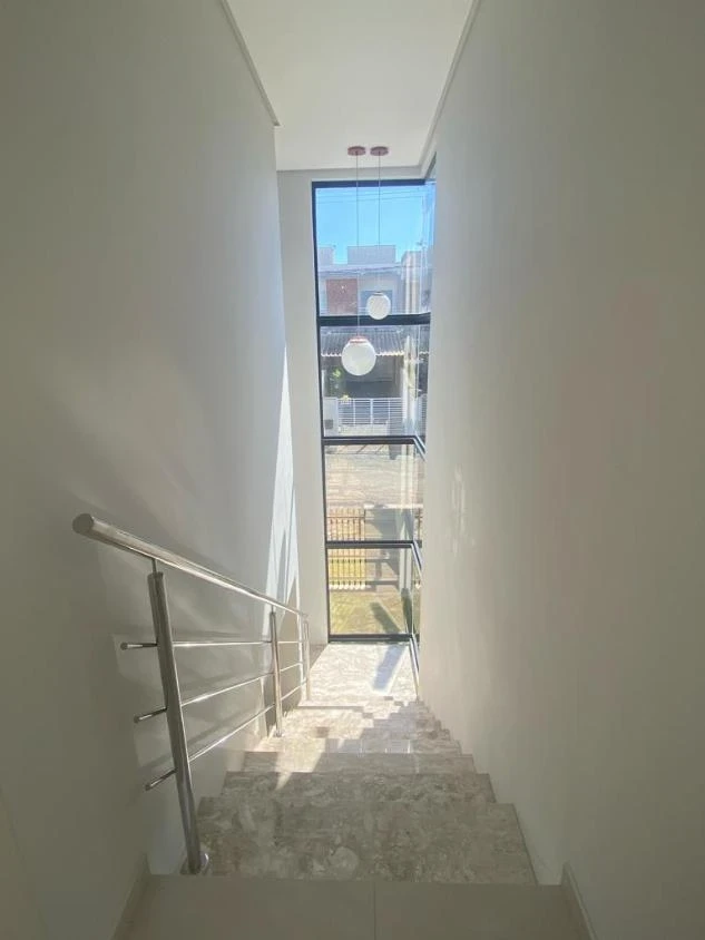 Casa sobrado com 1 suíte + 2 dormitórios apenas á 750 metros da praia – Itacolomi