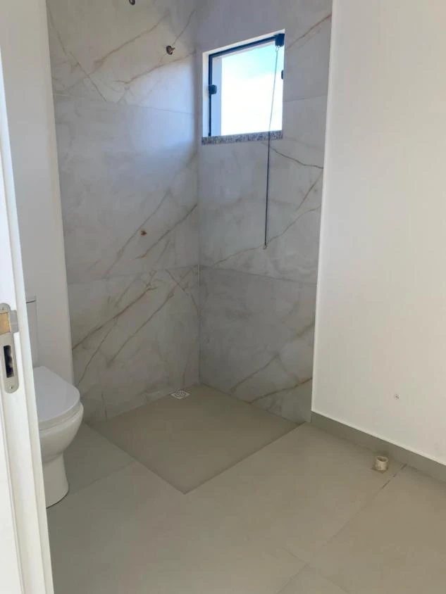 Casa sobrado com 1 suíte + 2 dormitórios apenas á 750 metros da praia – Itacolomi
