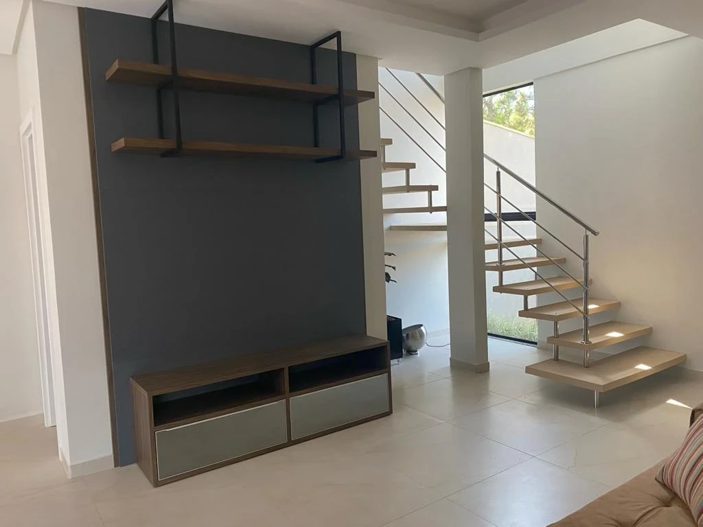 Sobrado Mobiliado com 3 dormitórios sendo 1 suíte apenas á 750 metros da praia – Itacolomi
