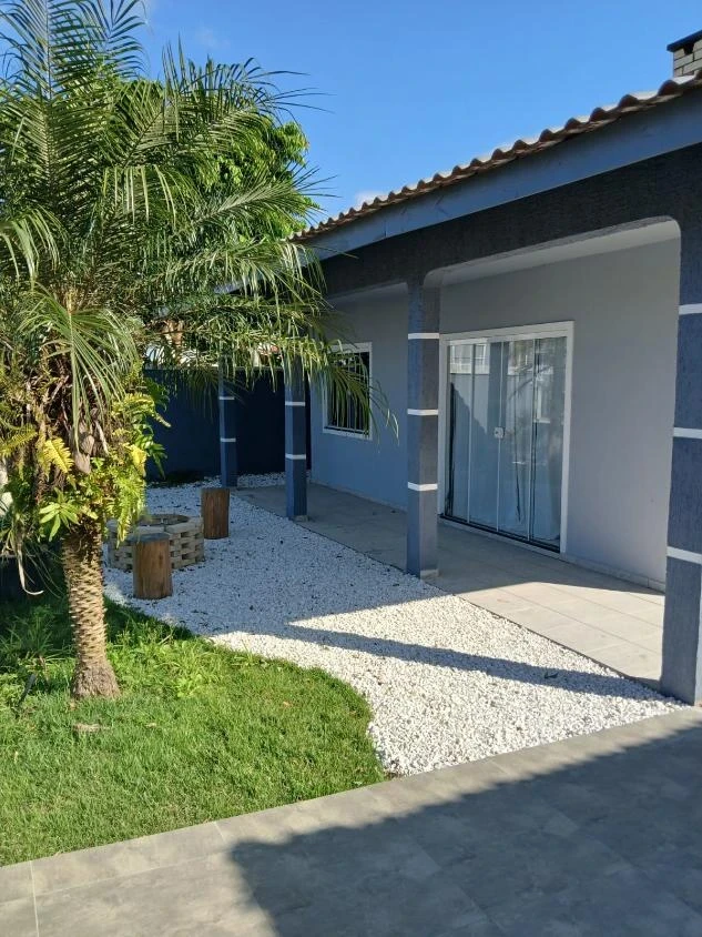 Casa Mobiliada com piscina á 300 metros do mar com 2 dormitórios – Praia Alegre – Penha – SC