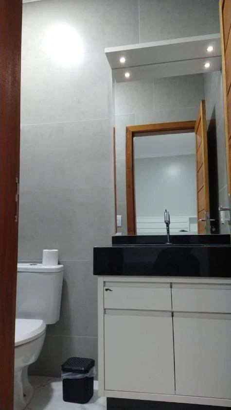 Casa Sozinha no terreno toda Mobiliada com 3 suítes +1 dormitório á 500 metros do mar – Centro – Penha – SC