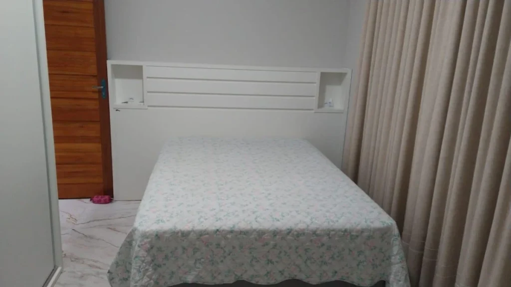 Casa Sozinha no terreno toda Mobiliada com 3 suítes +1 dormitório á 500 metros do mar – Centro – Penha – SC