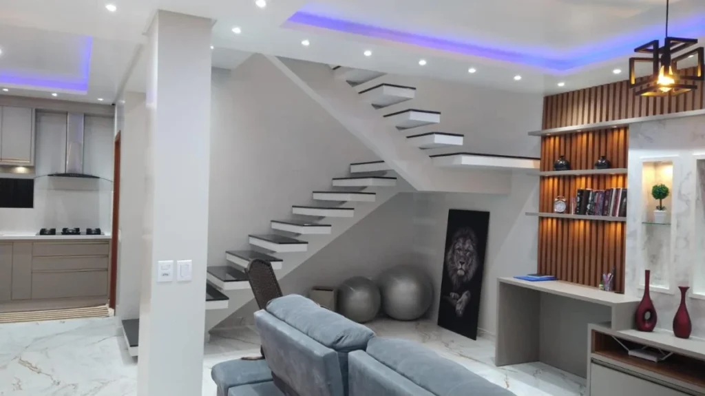 Casa Sozinha no terreno toda Mobiliada com 3 suítes +1 dormitório á 500 metros do mar – Centro – Penha – SC
