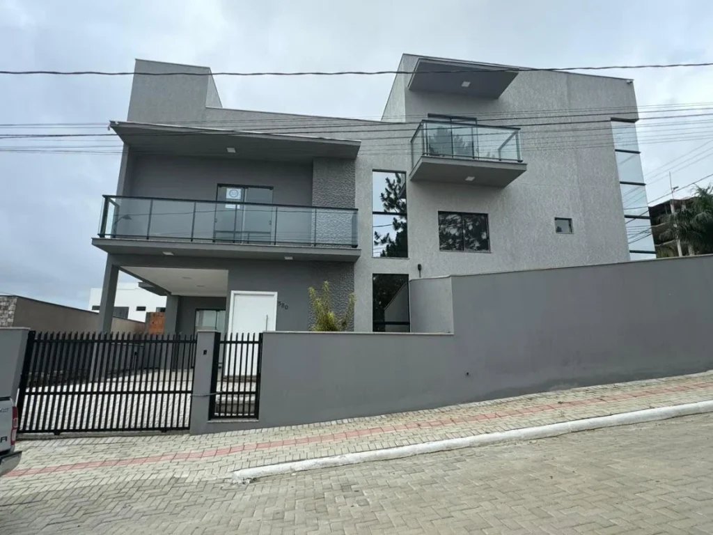 Sobrado Mobiliado com 3 dormitórios sendo 1 suíte apenas á 750 metros da praia – Itacolomi
