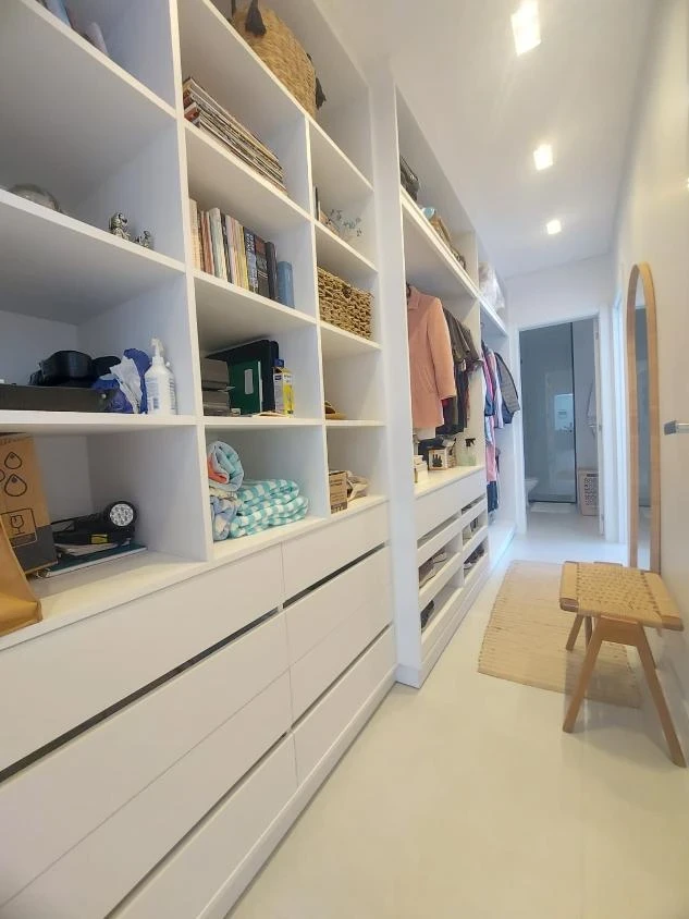 Apartamento Mobiliado 1 Suíte + 2 dormitórios com vista mar a 100m da praia em Itacolomi – Balneário Piçarras SC. Ed. Ilha de Itacolomi Residence