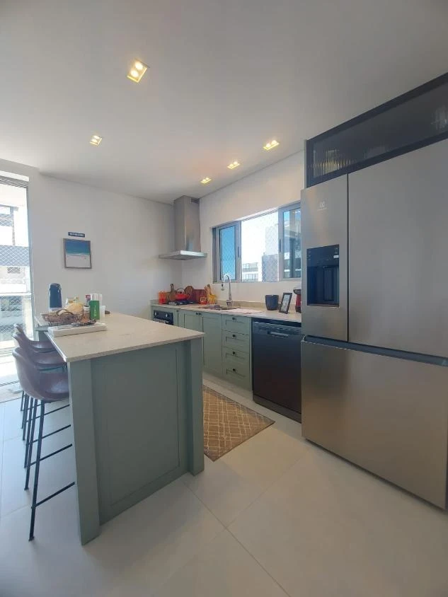 Apartamento Mobiliado 1 Suíte + 2 dormitórios com vista mar a 100m da praia em Itacolomi – Balneário Piçarras SC. Ed. Ilha de Itacolomi Residence