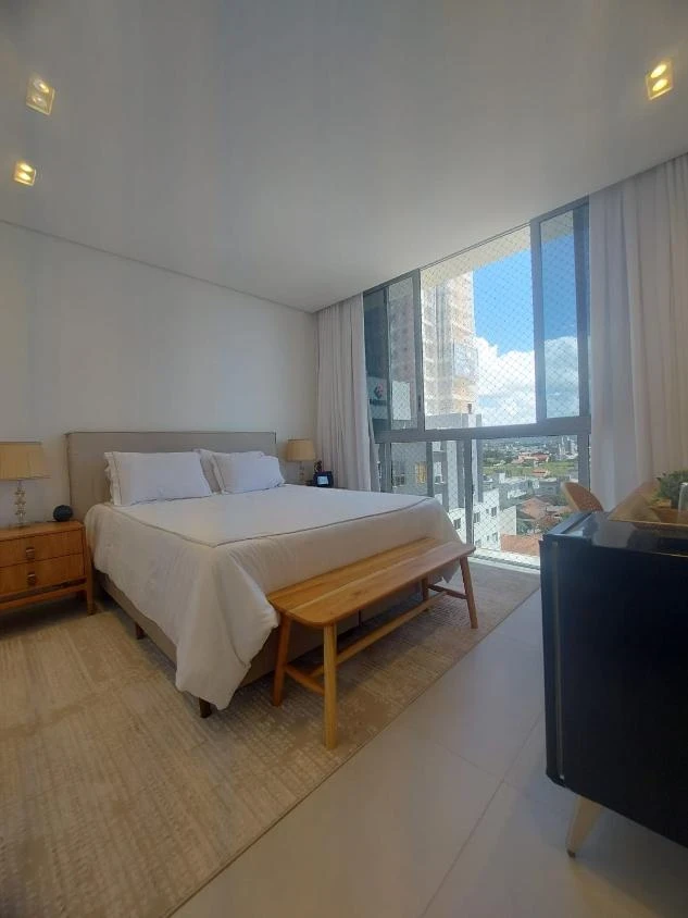 Apartamento Mobiliado 1 Suíte + 2 dormitórios com vista mar a 100m da praia em Itacolomi – Balneário Piçarras SC. Ed. Ilha de Itacolomi Residence