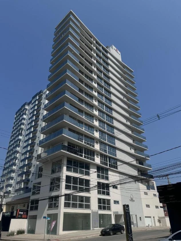 Apartamento Mobiliado 1 Suíte + 2 dormitórios com vista mar a 100m da praia em Itacolomi – Balneário Piçarras SC. Ed. Ilha de Itacolomi Residence