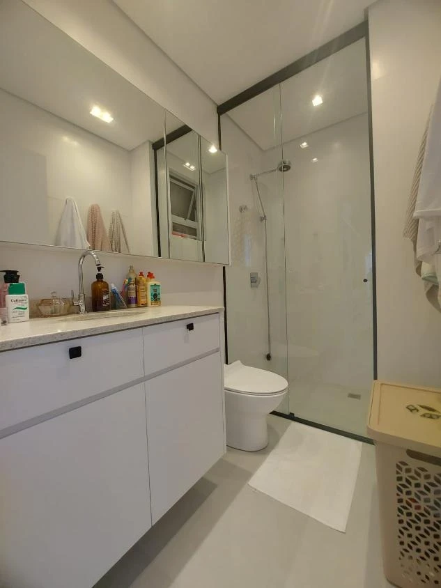 Apartamento Mobiliado 1 Suíte + 2 dormitórios com vista mar a 100m da praia em Itacolomi – Balneário Piçarras SC. Ed. Ilha de Itacolomi Residence