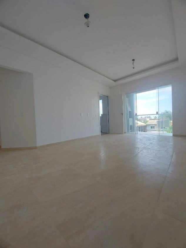 Apartamento 1 suíte + 2 dormitórios a 500m do mar em Itacolomi – Balneário Piçarras – SC. – Ed. Kuiaski