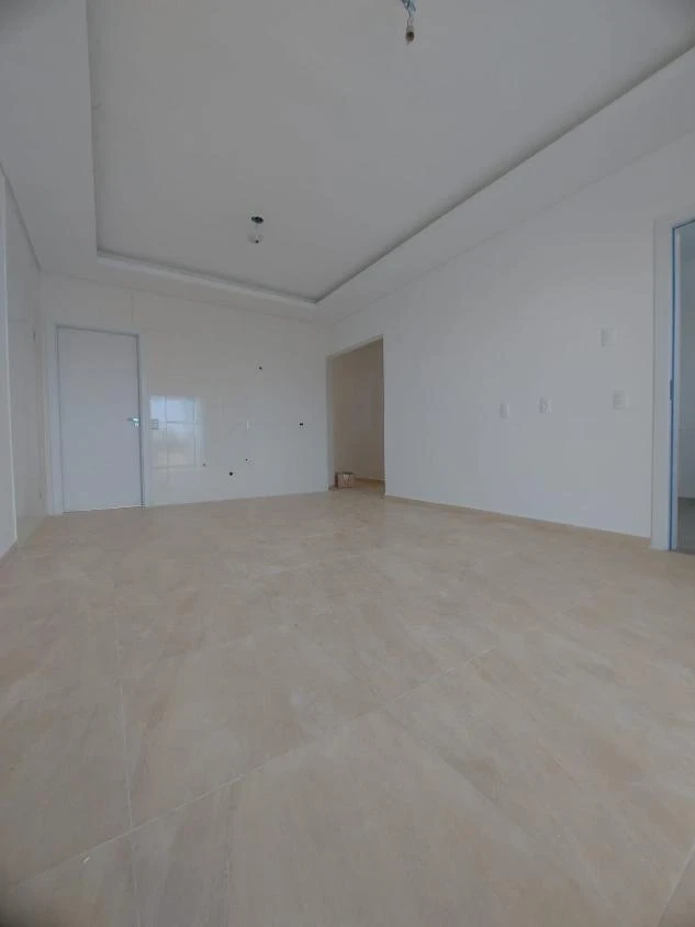 Apartamento 1 suíte + 2 dormitórios a 500m do mar em Itacolomi – Balneário Piçarras – SC. – Ed. Kuiaski