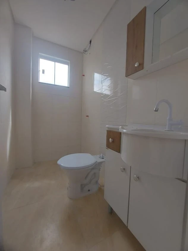 Apartamento 1 suíte + 2 dormitórios a 500m do mar em Itacolomi – Balneário Piçarras – SC. – Ed. Kuiaski