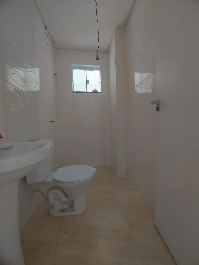 Apartamento 1 suíte + 2 dormitórios a 500m do mar em Itacolomi – Balneário Piçarras – SC. – Ed. Kuiaski