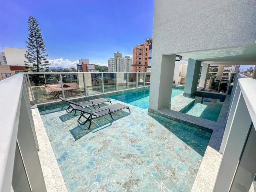 Apartamento Mobiliado 1 Suíte + 2 dormitórios com vista mar a 100m da praia em Itacolomi – Balneário Piçarras SC. Ed. Ilha de Itacolomi Residence