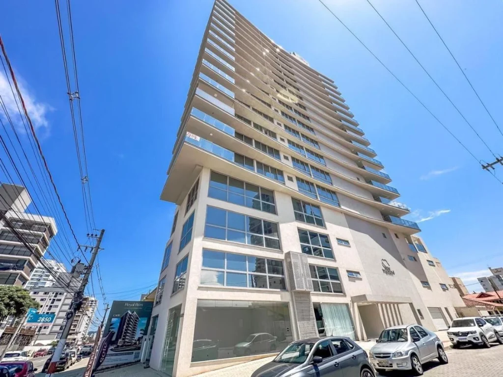 Apartamento Mobiliado 1 Suíte + 2 dormitórios com vista mar a 100m da praia em Itacolomi – Balneário Piçarras SC. Ed. Ilha de Itacolomi Residence