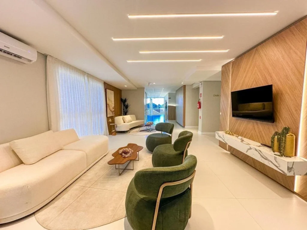 Apartamento Mobiliado 1 Suíte + 2 dormitórios com vista mar a 100m da praia em Itacolomi – Balneário Piçarras SC. Ed. Ilha de Itacolomi Residence