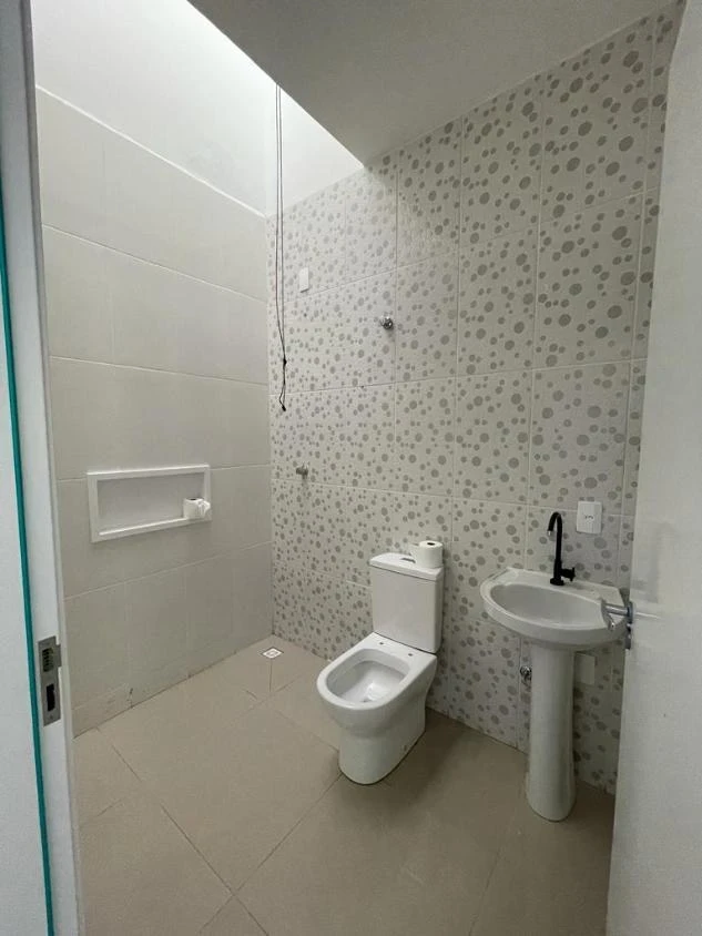 Casa Geminada com 1 suíte + 2 dormitórios á 700 metros do mar – Itacolomi – Balneário Piçarras – SC