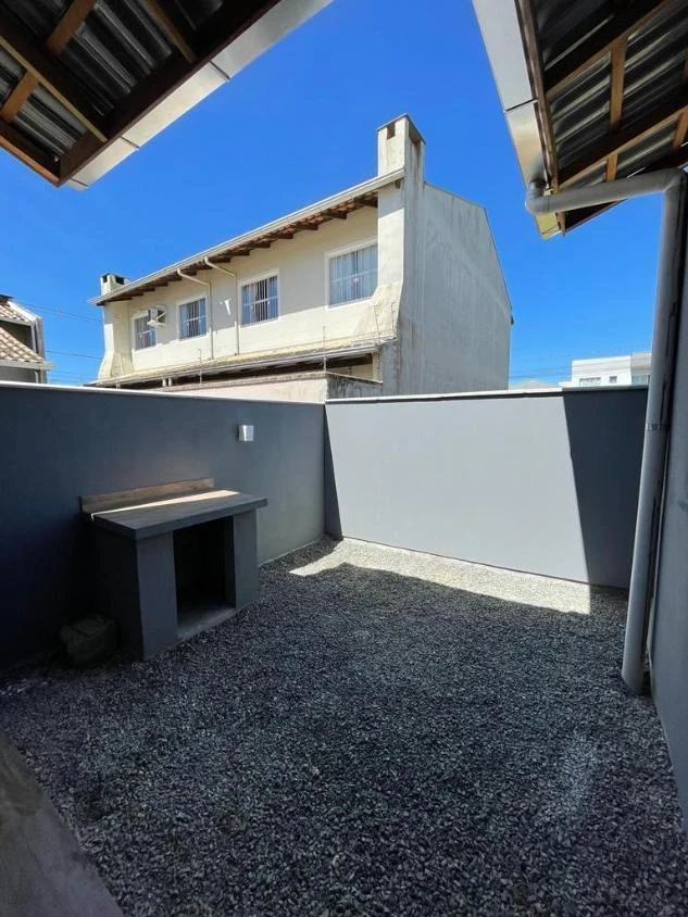 Casa Geminada com 1 suíte + 2 dormitórios á 700 metros do mar – Itacolomi – Balneário Piçarras – SC