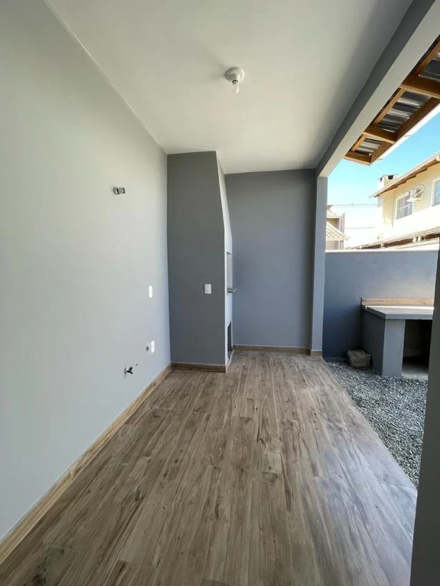 Casa Geminada com 1 suíte + 2 dormitórios á 700 metros do mar – Itacolomi – Balneário Piçarras – SC