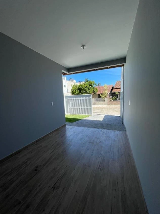 Casa Geminada com 1 suíte + 2 dormitórios á 700 metros do mar – Itacolomi – Balneário Piçarras – SC