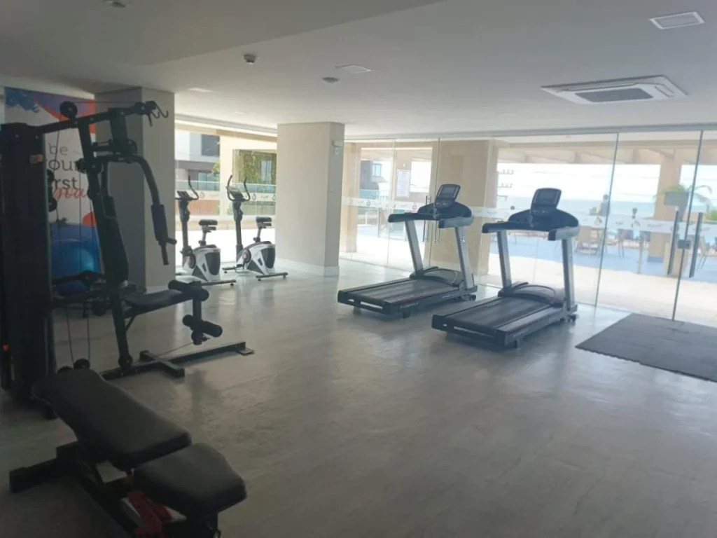 Apartamento Vista Mar Mobiliado com 1 suíte + 1 dormitório á 50 metros do mar – Itacolomi – Balneário Piçarras – SC- Venice Home Club