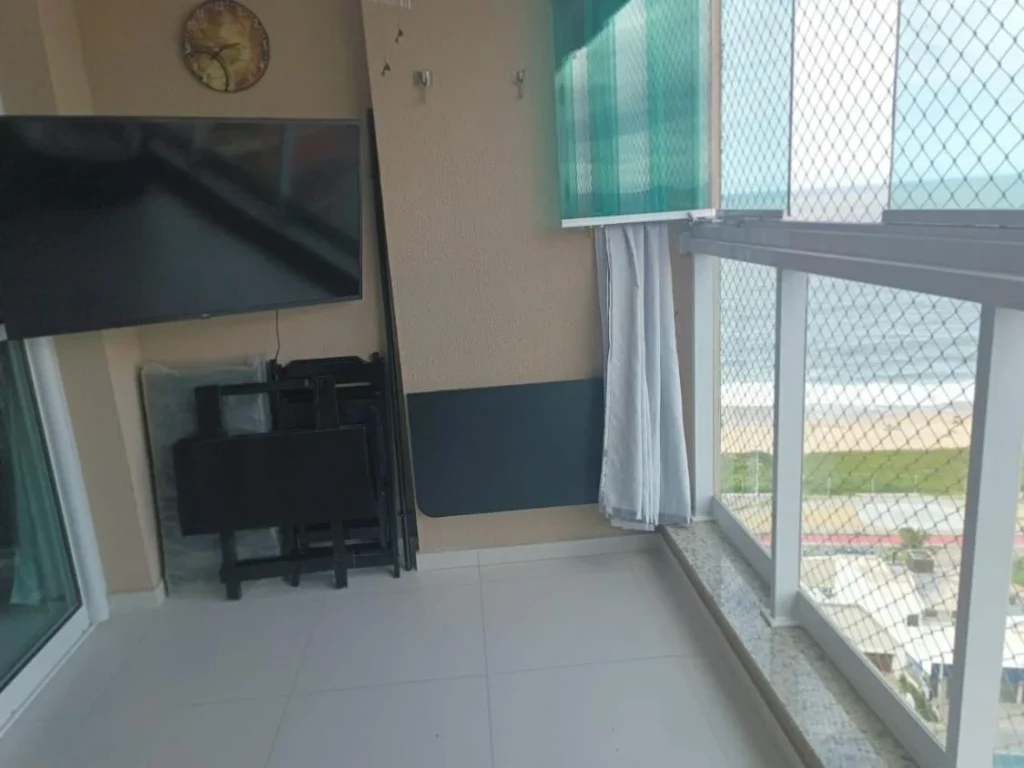 Apartamento Vista Mar Mobiliado com 1 suíte + 1 dormitório á 50 metros do mar – Itacolomi – Balneário Piçarras – SC- Venice Home Club