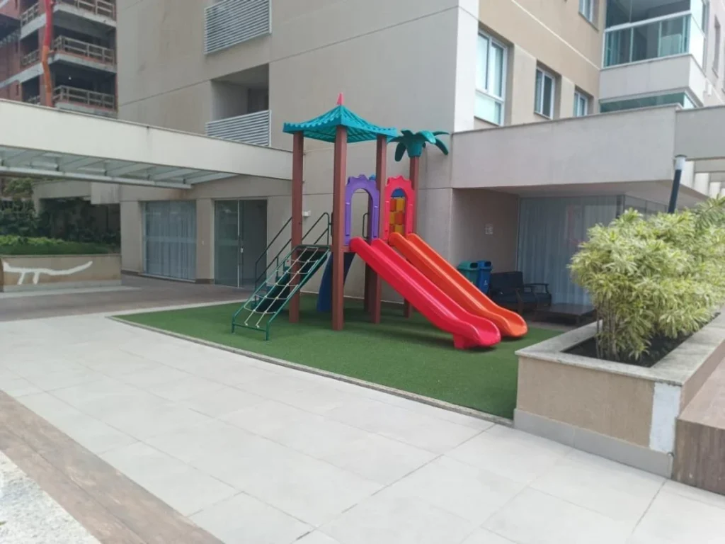 Apartamento Vista Mar Mobiliado com 1 suíte + 1 dormitório á 50 metros do mar – Itacolomi – Balneário Piçarras – SC- Venice Home Club
