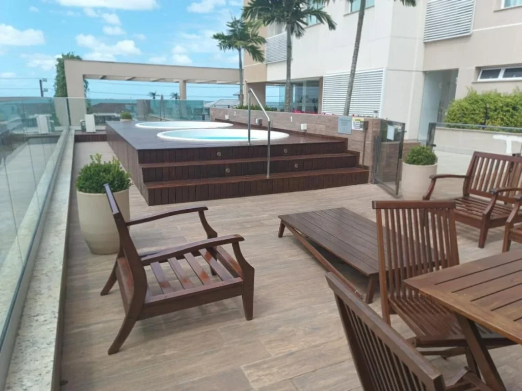 Apartamento Vista Mar Mobiliado com 1 suíte + 1 dormitório á 50 metros do mar – Itacolomi – Balneário Piçarras – SC- Venice Home Club