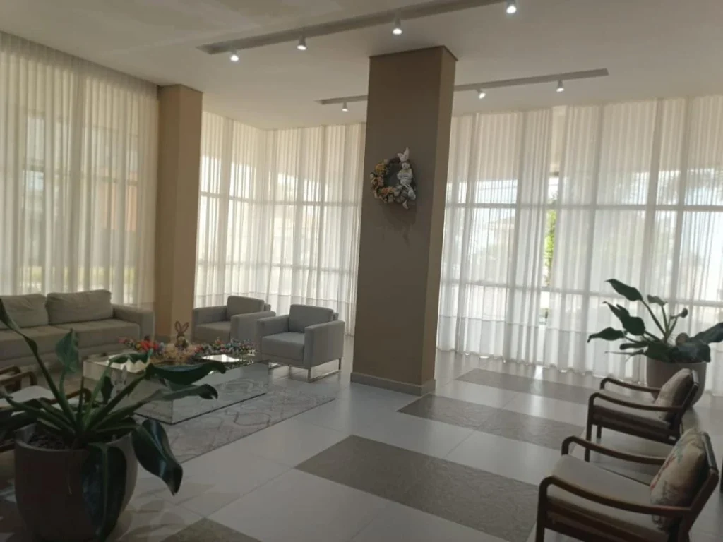 Apartamento Vista Mar Mobiliado com 1 suíte + 1 dormitório á 50 metros do mar – Itacolomi – Balneário Piçarras – SC- Venice Home Club