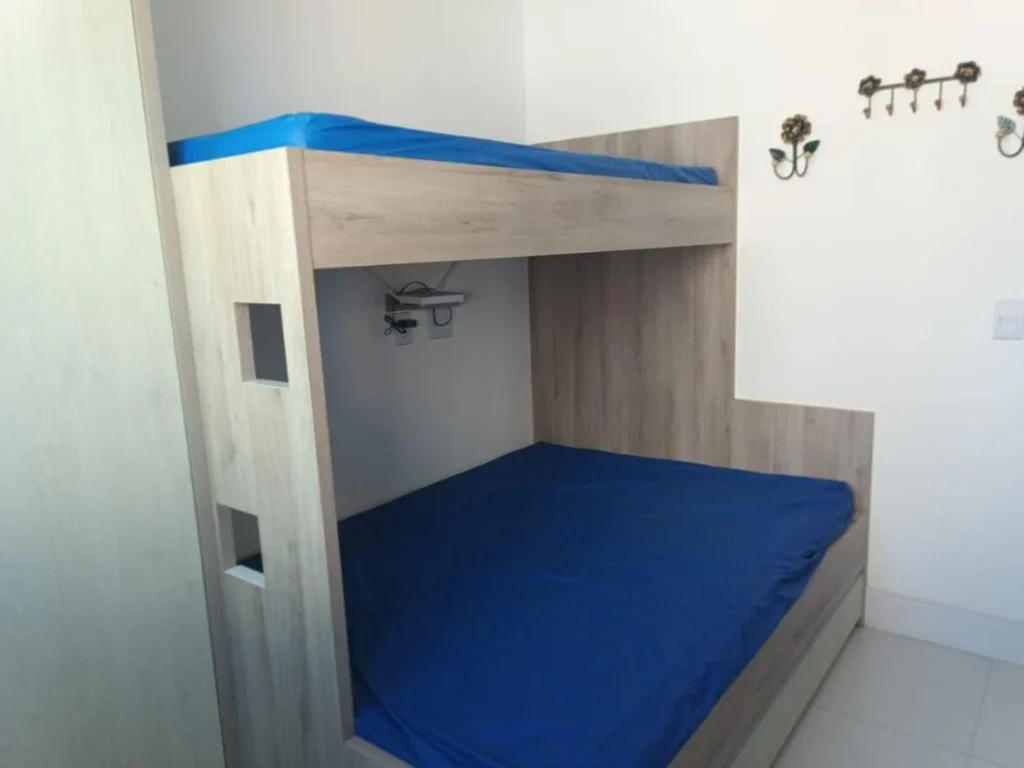 Apartamento Vista Mar Mobiliado com 1 suíte + 1 dormitório á 50 metros do mar – Itacolomi – Balneário Piçarras – SC- Venice Home Club