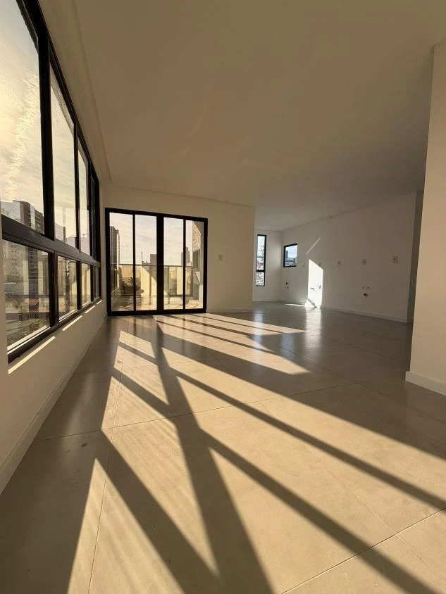 Apartamento com Elevador 1 suíte + 2 dormitórios á 350 metros do mar – Itacolomi – Balneário Piçarras – SC – Residencial Palm Harbor