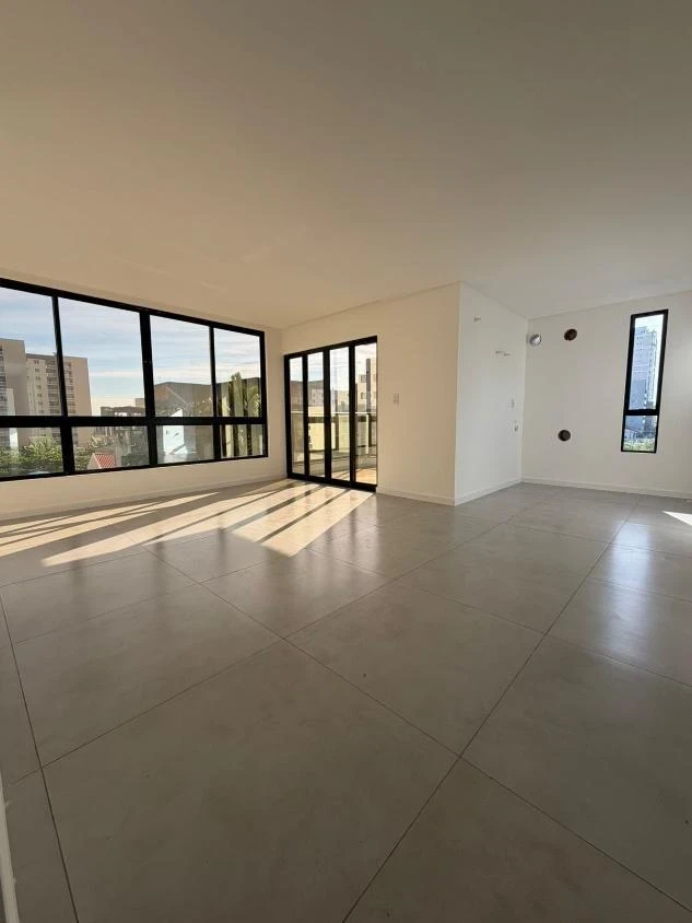 Apartamento com Elevador 1 suíte + 2 dormitórios á 350 metros do mar – Itacolomi – Balneário Piçarras – SC – Residencial Palm Harbor