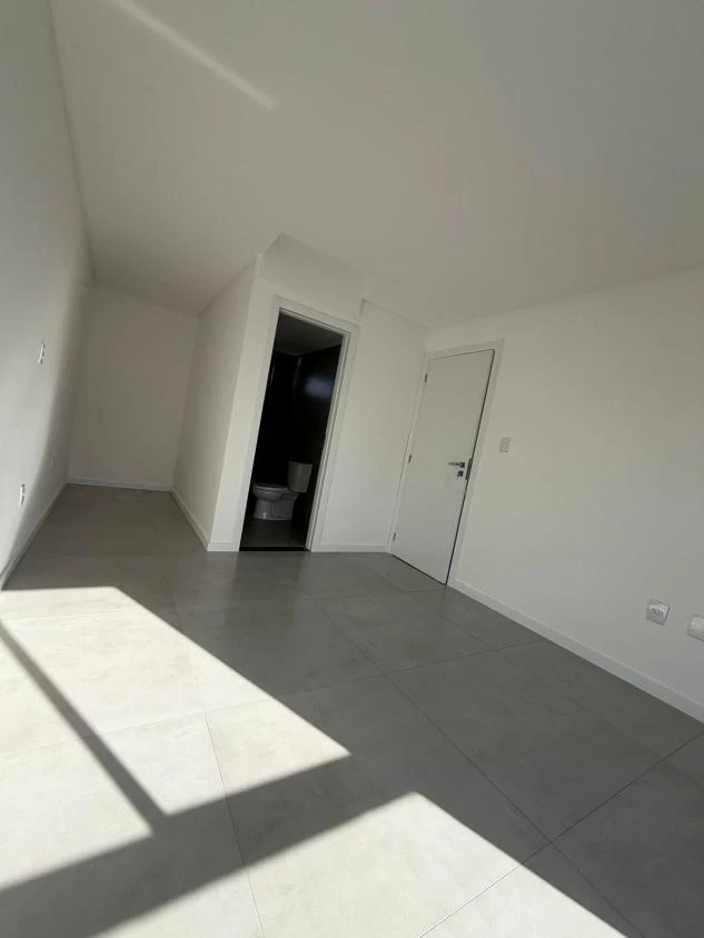 Apartamento com Elevador 1 suíte + 2 dormitórios á 350 metros do mar – Itacolomi – Balneário Piçarras – SC – Residencial Palm Harbor