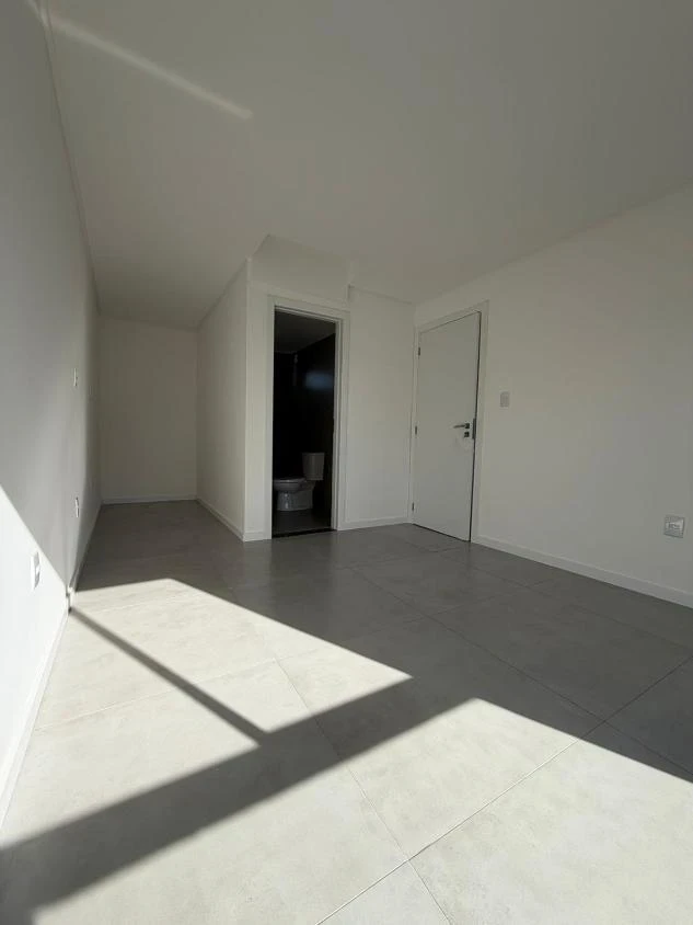 Apartamento com Elevador 1 suíte + 2 dormitórios á 350 metros do mar – Itacolomi – Balneário Piçarras – SC – Residencial Palm Harbor
