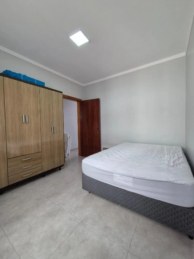 Apartamento mobiliado com 1 suíte + 2 dormitórios a 350m da praia em Itacolomi – Balneário Piçarras -SC – Residencial Ademir Felício