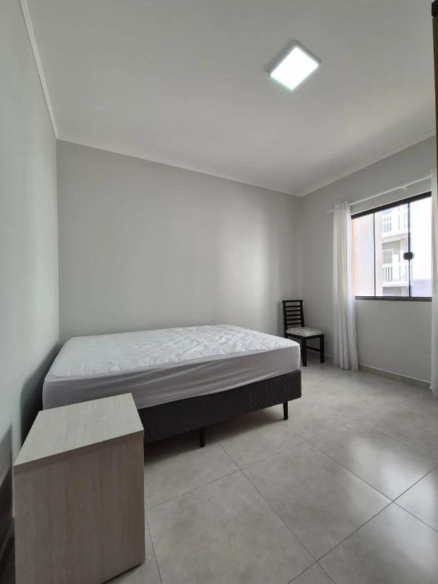 Apartamento mobiliado com 1 suíte + 2 dormitórios a 350m da praia em Itacolomi – Balneário Piçarras -SC – Residencial Ademir Felício