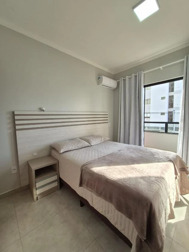 Apartamento mobiliado com 1 suíte + 2 dormitórios a 350m da praia em Itacolomi – Balneário Piçarras -SC – Residencial Ademir Felício