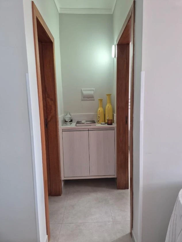 Apartamento mobiliado com 1 suíte + 2 dormitórios a 350m da praia em Itacolomi – Balneário Piçarras -SC – Residencial Ademir Felício