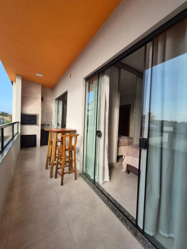 Apartamento mobiliado com 1 suíte + 2 dormitórios a 350m da praia em Itacolomi – Balneário Piçarras -SC – Residencial Ademir Felício