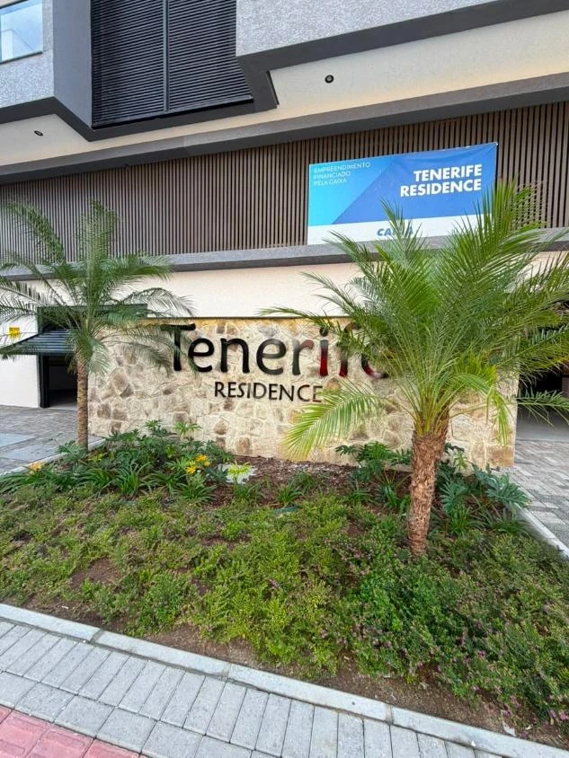 Apartamento com 1 suíte + 2 dormitórios á 250 metros do mar – Itacolomi – Balneário Piçarras – SC – Tenerife Residence