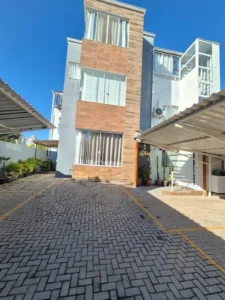 Apartamento Semi Mobiliado 2 dormitórios a 350m do mar em Balneário Piçarras – SC – Ed. Atalaia