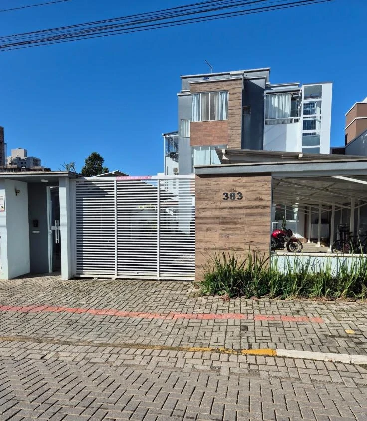Apartamento Semi Mobiliado 2 dormitórios a 350m do mar em Balneário Piçarras – SC – Ed. Atalaia