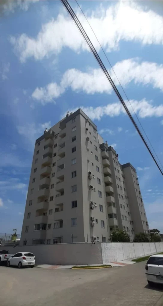 Apartamento mobiliado 2 quartos a 380m da praia em Itacolomi – Balneário Piçarras – SC – Cond. Liara
