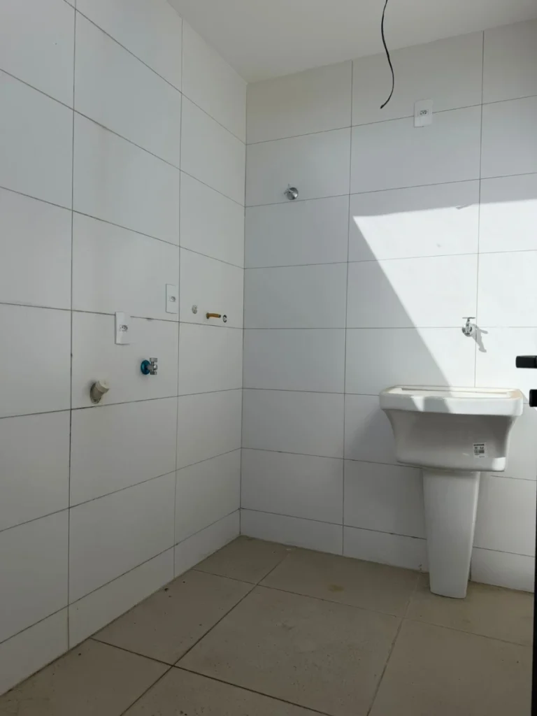Sobrado Geminado Frente mar em Condomínio fechado com 1 suíte + 2 dormitórios em Itajuba – Barra Velha – SC – Residencial Graziela
